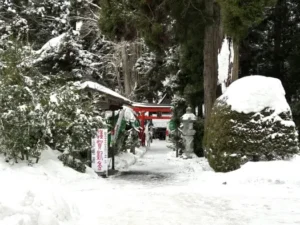 いー秋田ドットコム | 優しくも荘厳 女一代守神 唐松神社 大仙市