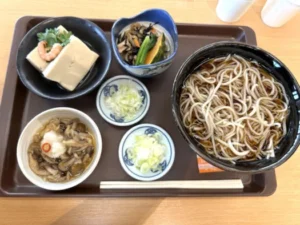 いー秋田ドットコム | 大人気 西馬音内そば 端縫いダイニング 羽後町